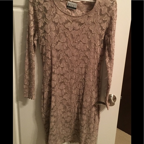 Medium lacy long sleeve Michu dress. - Picture 1 of 2